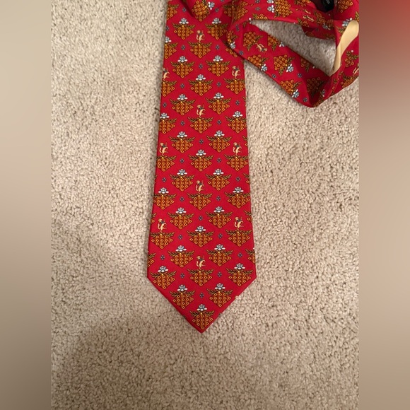 SALVATORE FERRAGAMO 100% Silk Red Horse/Flower Patterned Men’s Neck Tie - Picture 14 of 16